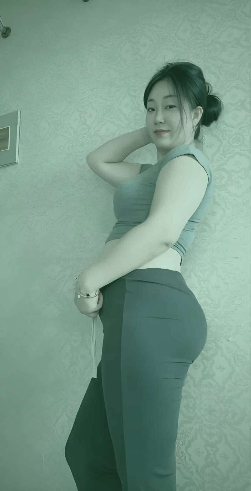 磁力狗网站界面示意图，展示热门影视磁力资源更新列表