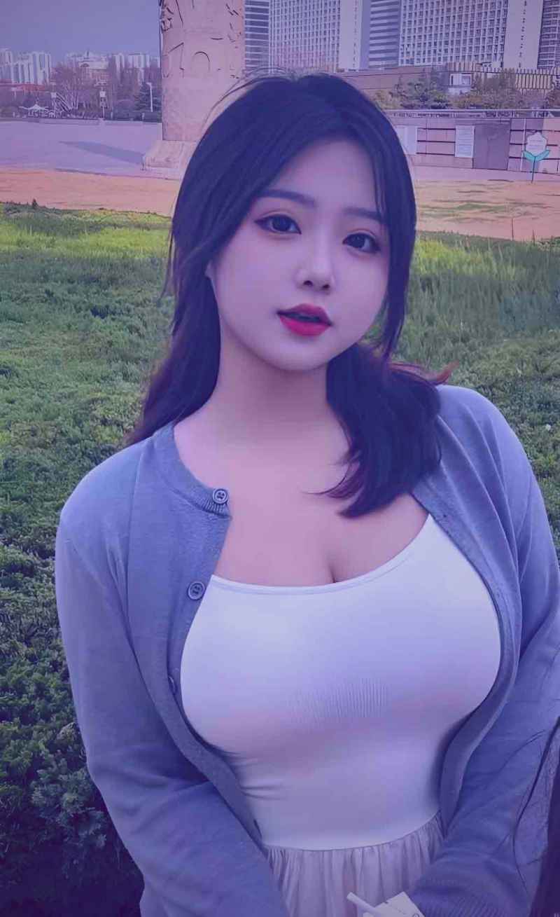 一个抽象的数据流可视化图，显示多个来源汇聚到一个中心列表